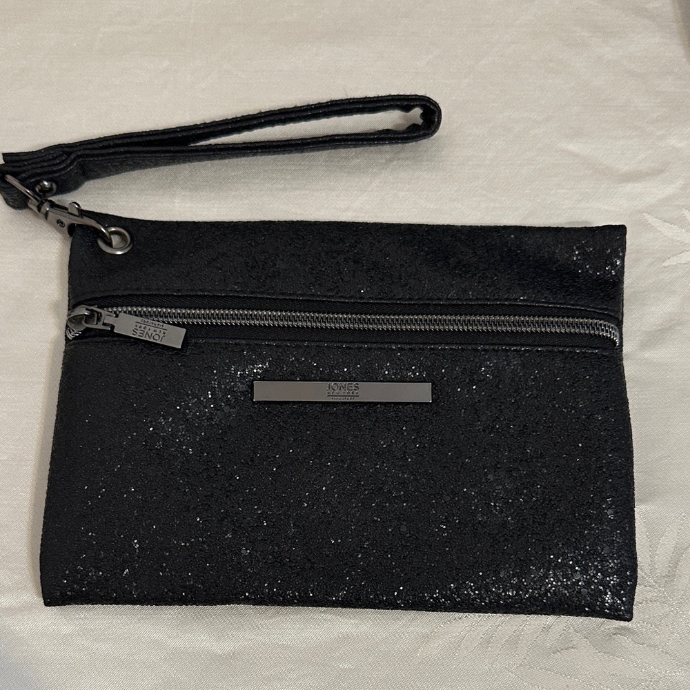 NWOT JONES NEW YORK SIGNATURE CHARGING POUCH WRISTLET New